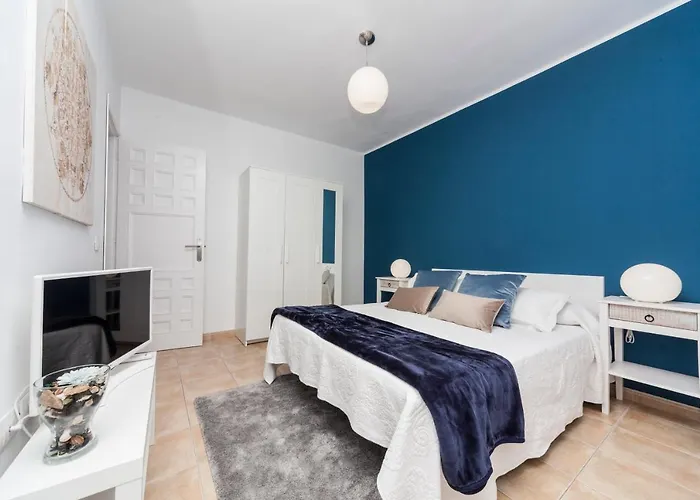 Luxury Sea Front Apartment *